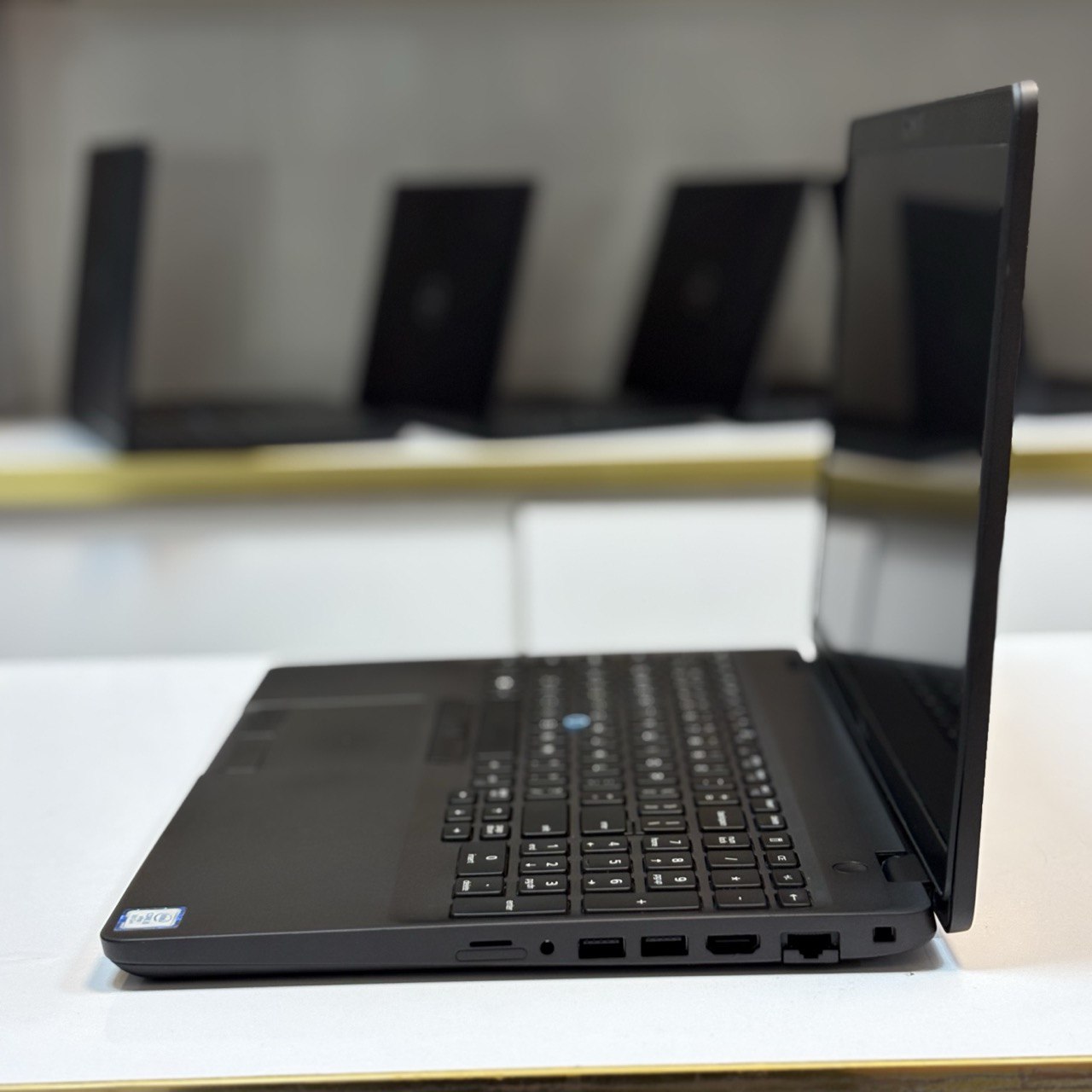 لپ تاپ استوک - آونگ استور