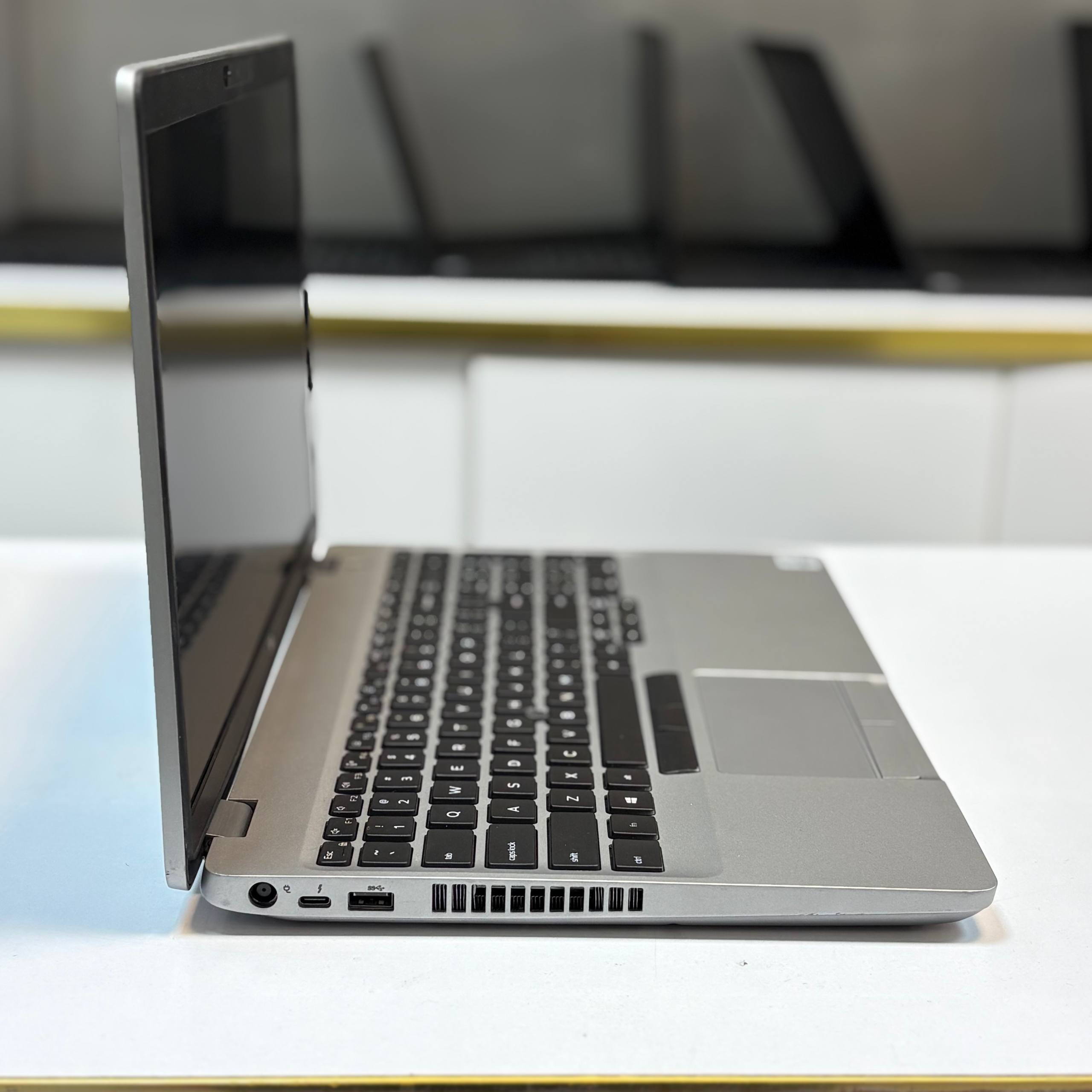 Dell Precision 3551 - 15.6 inch Laptop