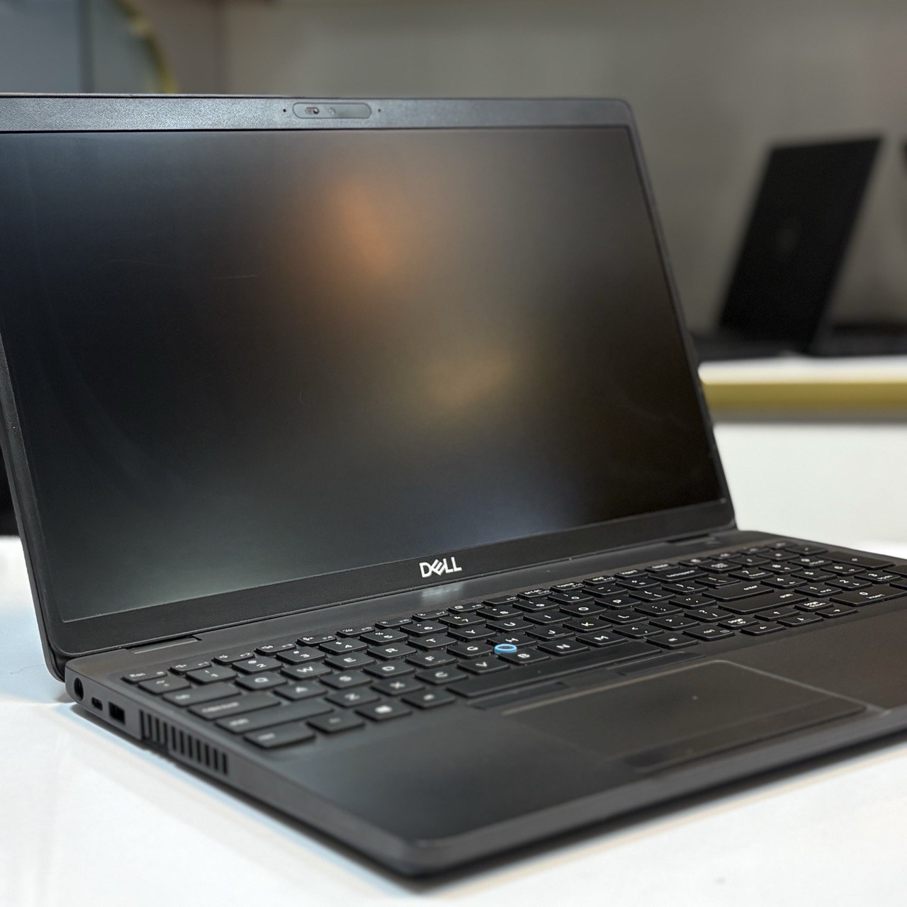 فروشگاه آونگ استور - لپ تاپ دل 5500